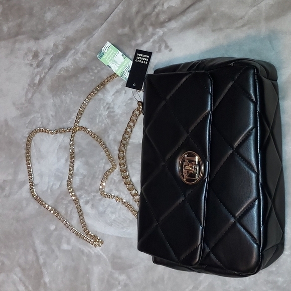 Badgley Mischka Handbags - Badgley Mischka studio quilted vegan leather black bag